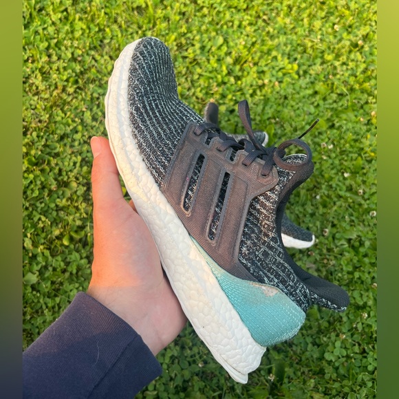 Ultraboost Parley 4.0 Carbon / Blue Spirit Size 8.5 - Picture 3 of 5